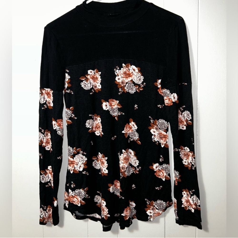 Black and Floral Long Sleeve Business Casual Top